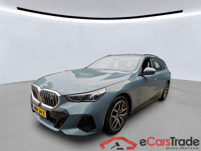 BMW i5 Touring 250 kW #1