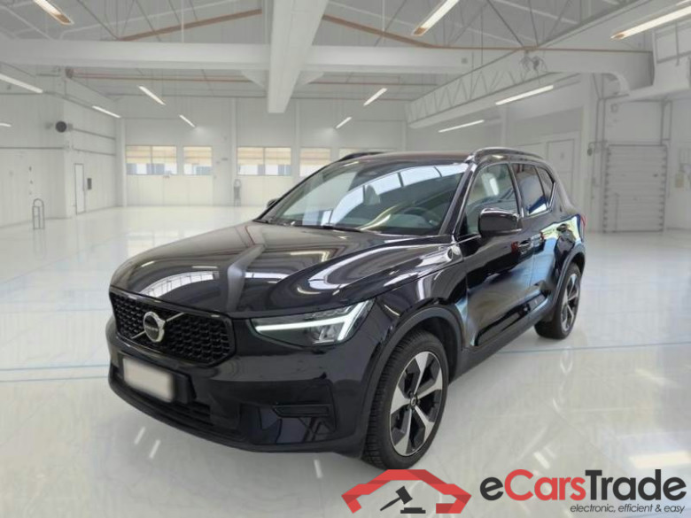 VOLVO XC40 / 2021 / 5P / SUV B4 AUTOMATICO ULTRA DARK #1