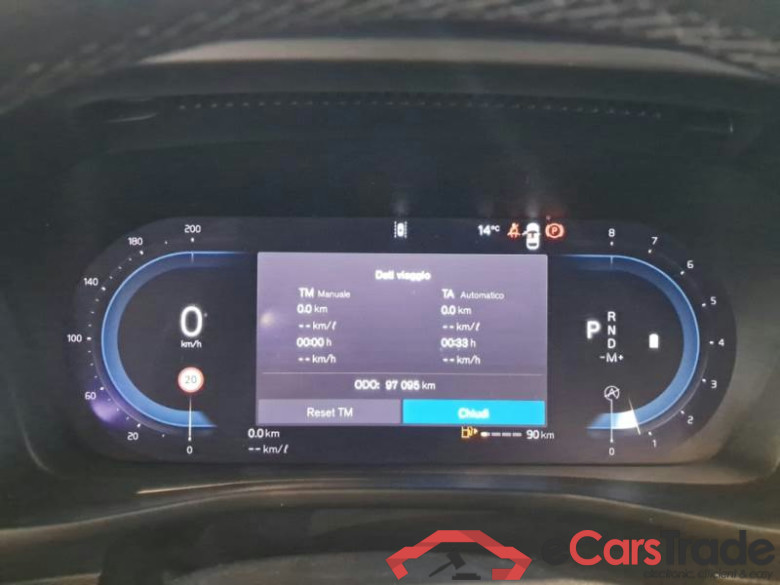 VOLVO XC40 / 2021 / 5P / SUV B3 AUTOMATICO CORE #4