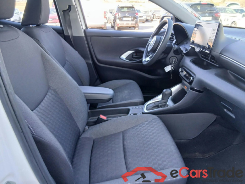 TOYOTA Yaris / 2020 / 5P / berlina con portón 1.5 120H Business Plus #6