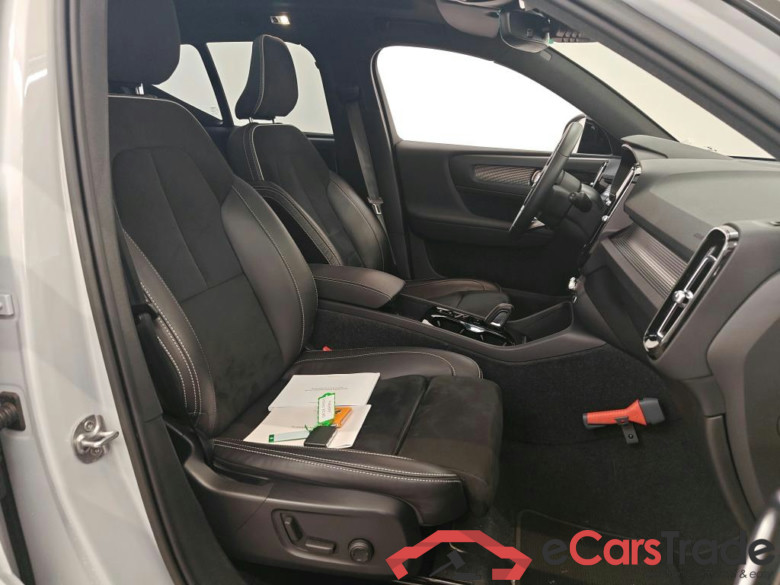 Volvo XC40 Recharge T4 R-Design + Pano #3
