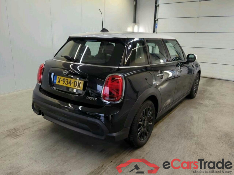 Mini 5-deurs 1.5 Cooper Camden #2