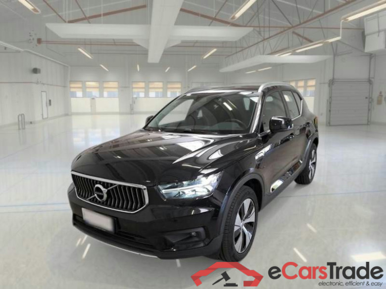 VOLVO XC40 / 2017 / 5P / SUV T4 PLUG-IN HYBRID AUTO RECH INSCRIP EXPR