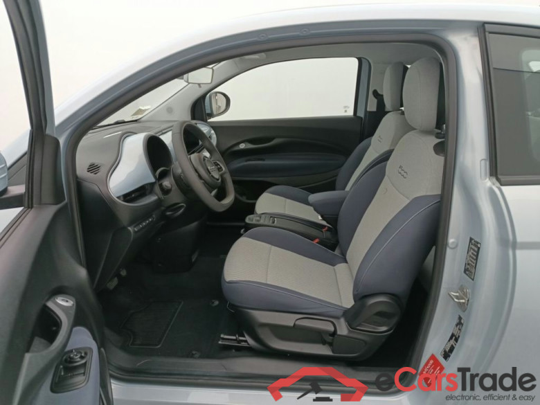 FIAT E-500 42 kWh 118 Icon 3d #3