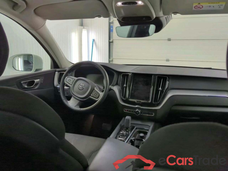 VOLVO XC60 2.0 B4 Momentum #3