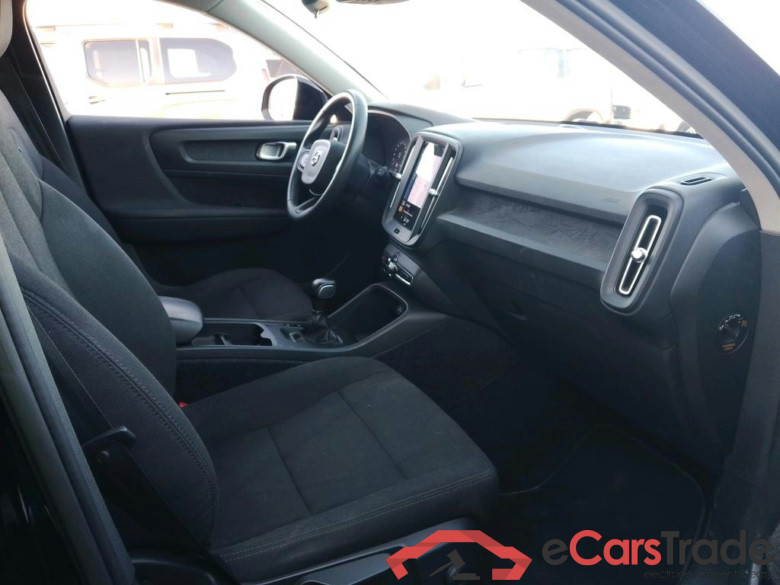 VOLVO XC40 / 2021 / 5P / todoterreno 1.5 T2 Essential #6