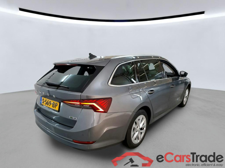 SKODA Octavia Combi 110 kW #5
