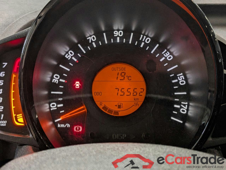 PEUGEOT 108 1.0 e-VTi Allure #6