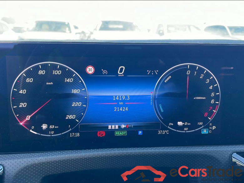 MERCEDES-BENZ Clase A / 2022 / 5P / berlina con portón A 250 e #4