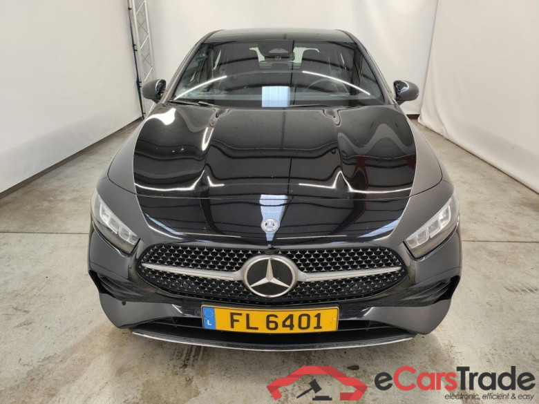 Mercedes-Benz Classe A Hatchback A 200 d AMG Line DCT 5d
