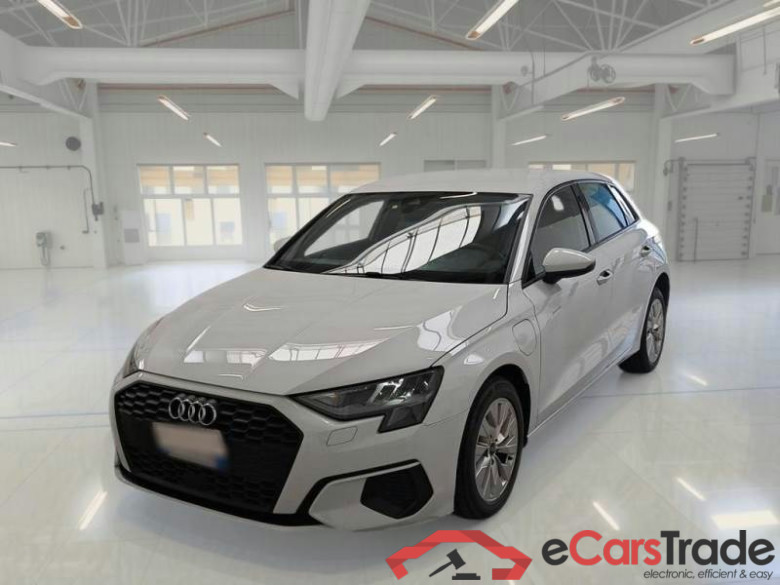 AUDI A3 / 2020 / 5P / BERLINA 40 TFSI E S TRONIC BUSINESS S.BACK #1