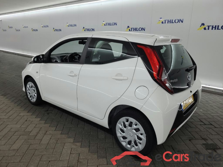 TOYOTA Aygo 1.0 VVT-i x-play 5D 53kW #4