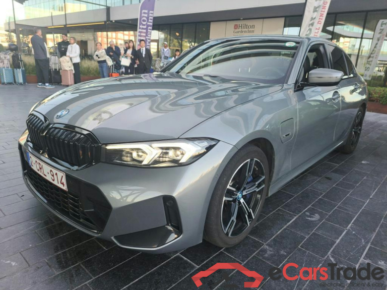 BMW - BMW 3 BERLINE 330e 292PK M Sport Business Edition & Pack Business Plus With Heated Sport Seats & Adaptive M Suspension  * HYBRID *