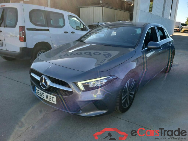 MERCEDES-BENZ Clase A / 2018 / 5P / berlina con portón A 200 d