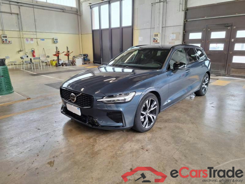 VOLVO V60 / 2019 / 5P / Station wagon B4 D autom. PLUS Dark #1