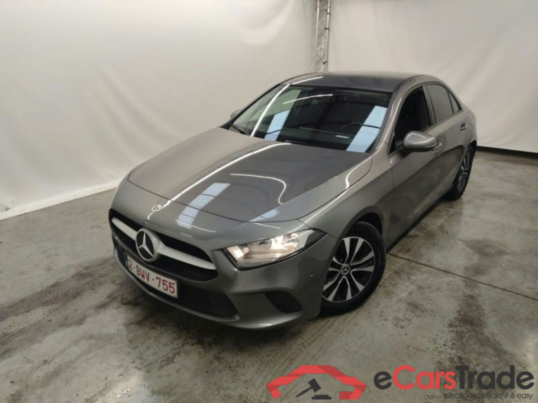 Mercedes-Benz A-Klasse Limousine A 180d Business Solution Essential Aut. 4d