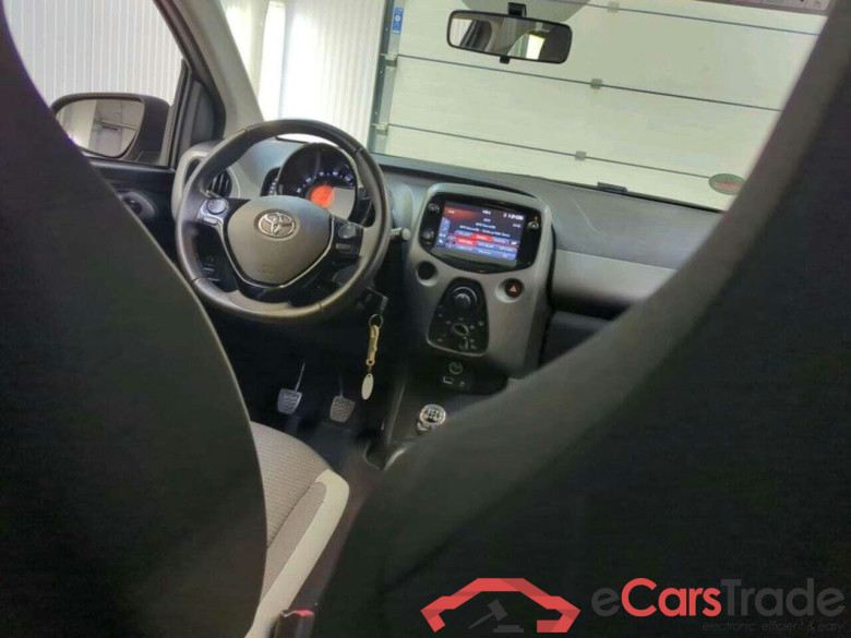 TOYOTA Aygo 1.0 VVT-i x-play #3