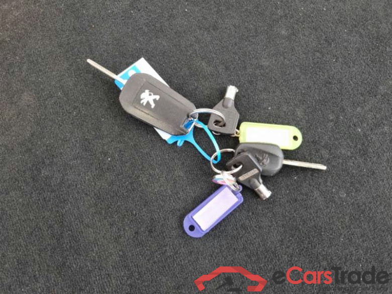 PEUGEOT PARTNER / 2018 / 4P / VETT. FURGONATA L2 BLUEHDI 100CV PREMIUM