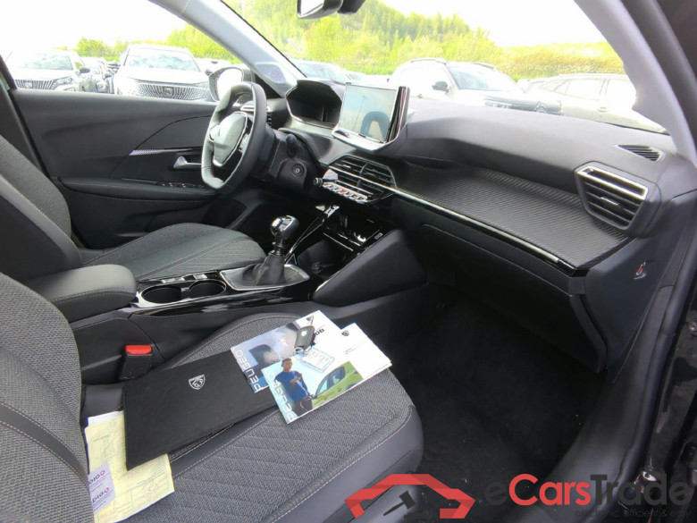 Peugeot 208 Allure 1.2 PureTech 100 S&S BVM6 #3