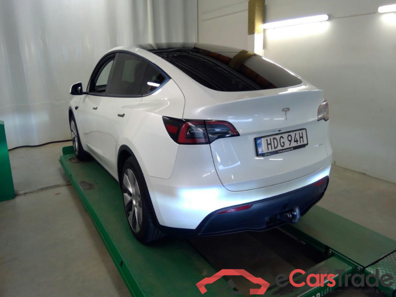 Tesla Model Y Long-Range AWD #4