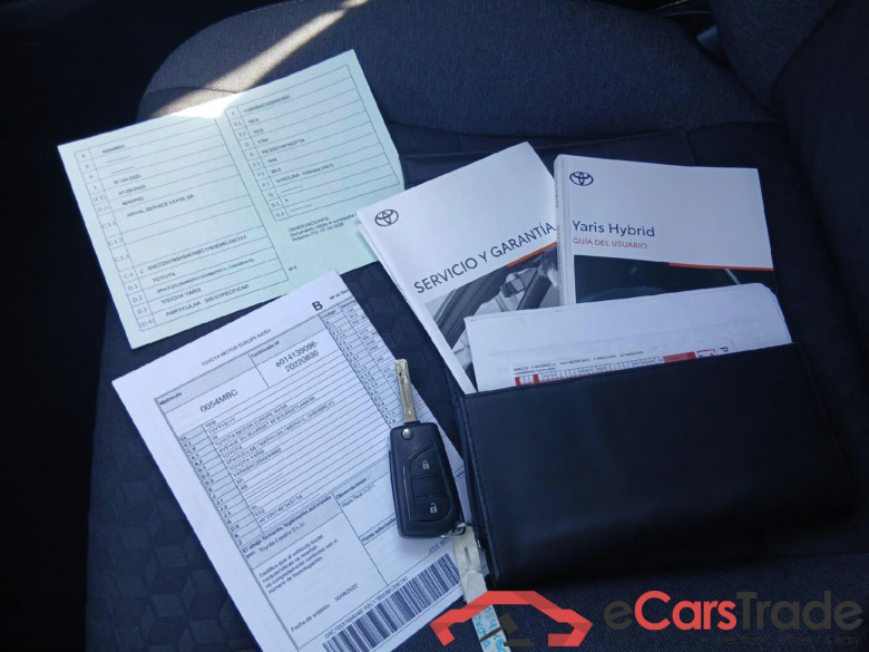 TOYOTA Yaris / 2020 / 5P / berlina con portón 1.5 120H Business Plus #5