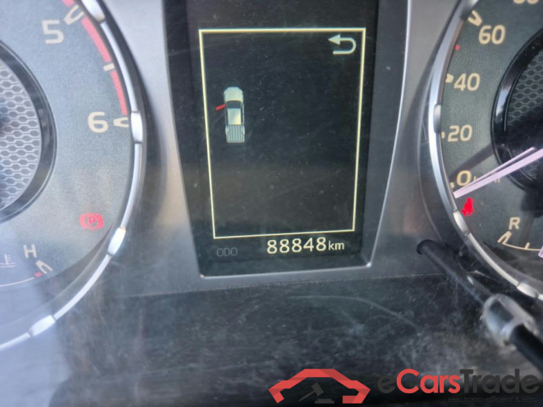 TOYOTA Hilux / 2020 / 4P / pickup 2.4 D-4D Cabina Doble GX #5
