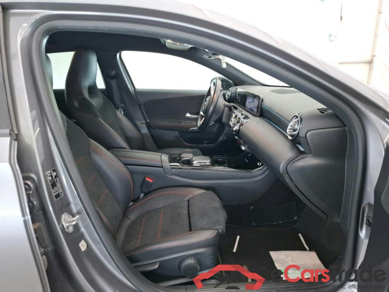 MERCEDES-BENZ Classe A Compact / 2018 / 5P / Berline A 200 d AMG Line 8G-DCT #6