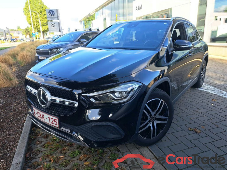 MERCEDES - MER GLA 250e 218PK DCT Business Solution Luxury & Smartphone Integration & Towing Hook With ESP   * HYBRID *