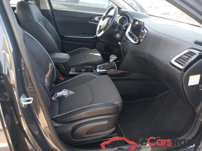 KIA XCeed / 2019 / 5P / todoterreno 1.5 MHEV Tech 118kW (160CV) DCT #6