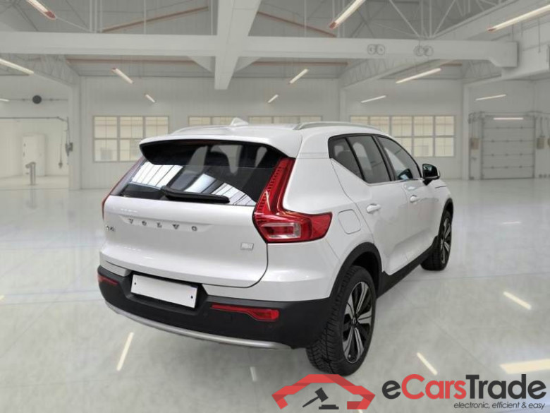 VOLVO XC40 / 2021 / 5P / SUV T5 RECHARGE PLUG-IN AUTO CORE #2