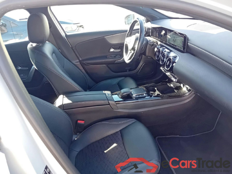 MERCEDES-BENZ Clase A / 2018 / 5P / berlina con portón A 250 e #6