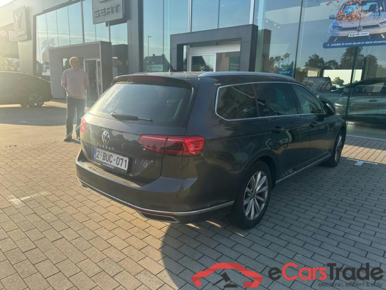 VOLKSWAGEN Passat Variant Dsl SW 2.0 TDi SCR Elegance DSG #2