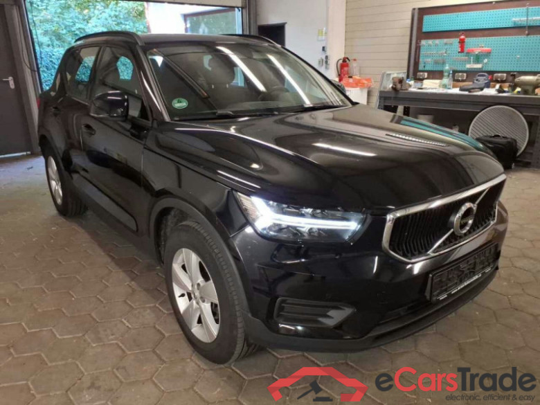 Volvo XC40 (2017->) DE - SUV5 T2 2WD EU6d, Momentum Core, 2020 - 2022