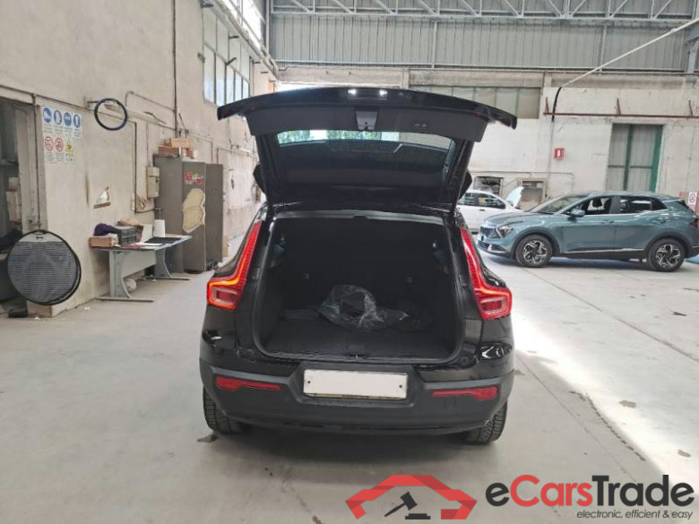 VOLVO XC40 / 2017 / 5P / SUV T4 PLUG-IN HYBRID AUTO RECHARGE R-DESIGN #5
