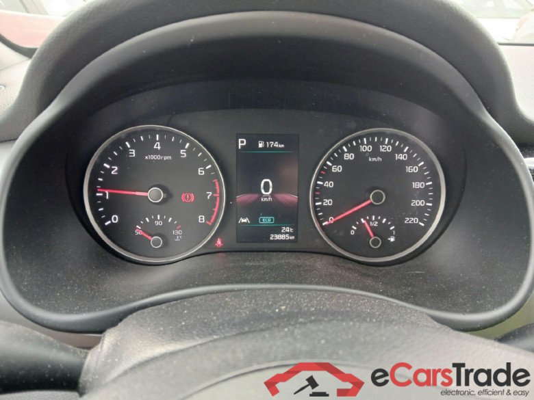 KIA Stonic / 2017 / 5P / todoterreno 1.0 T-GDi 88kW (120CV) MHEV Drive DCT #4