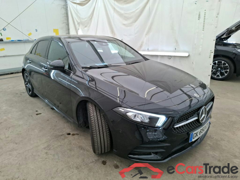 MERCEDES BENZ Classe A Compact  2018  5P  Berline A 200 AMG Line 7GDCT #4