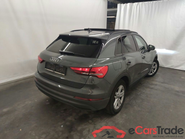 Audi Q3 35 TDI S Tronic Business Edition 5d #2
