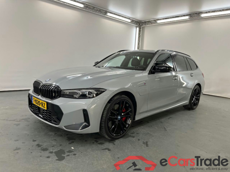 BMW 3-SERIE TOURING 330e xDrive #1