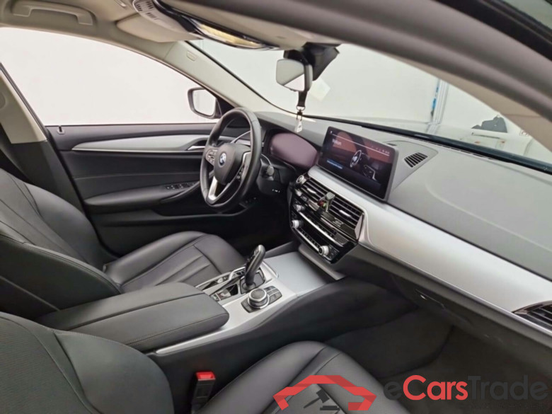 BMW 5-SERIE TOURING 520E AUT #3