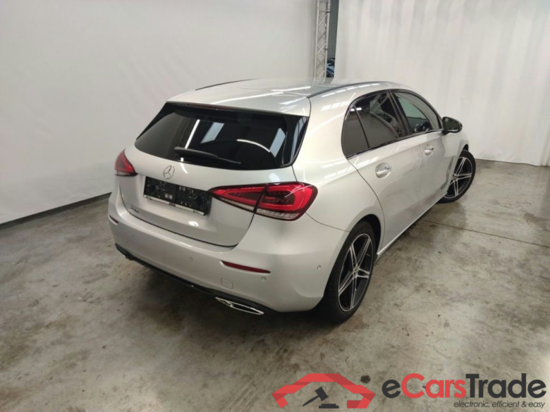Mercedes-Benz A-Klasse A 180 Luxury Line 5d #2