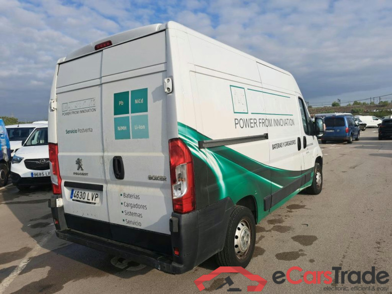 PEUGEOT Boxer / 2014 / 4P / furgón 335 L2 H2 BHDI 103kW (140CV) S&S 6 V. M #2
