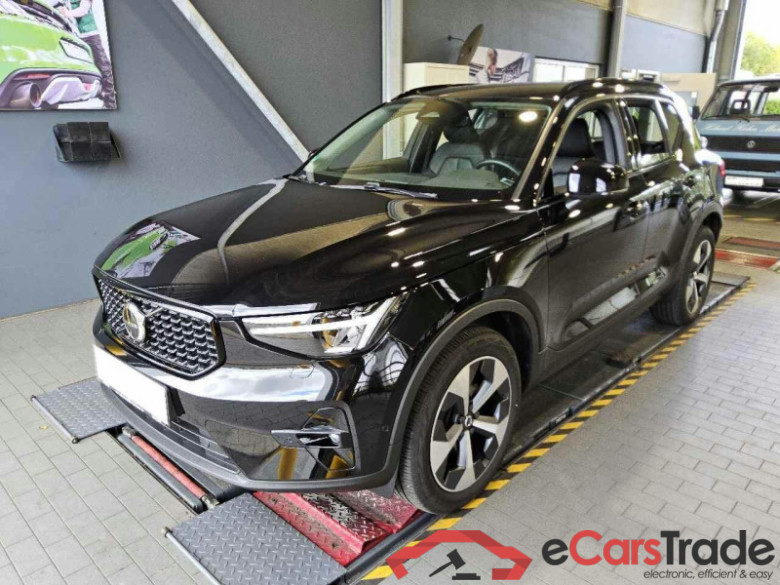 Volvo XC40 (2017->) DE - SUV5 B4 2WD EU6d, Plus Dark, (Facelift) 2022 - 2024 #1