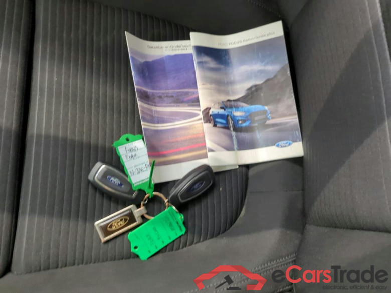 Ford Focus 1.0 EcoBo 125pk Titanium X Bus Wagon 5d #4