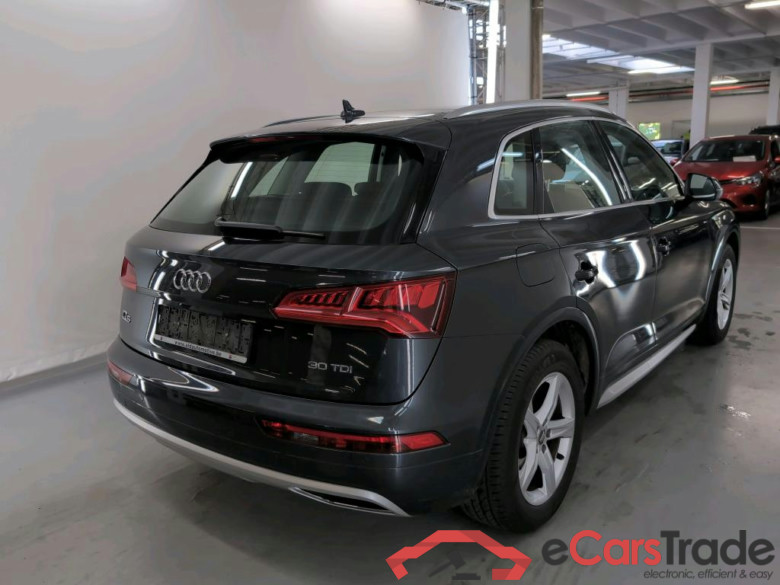 AUDI Q5 DIESEL - 2017 30 TDi Business Edition Sport S tronic #4