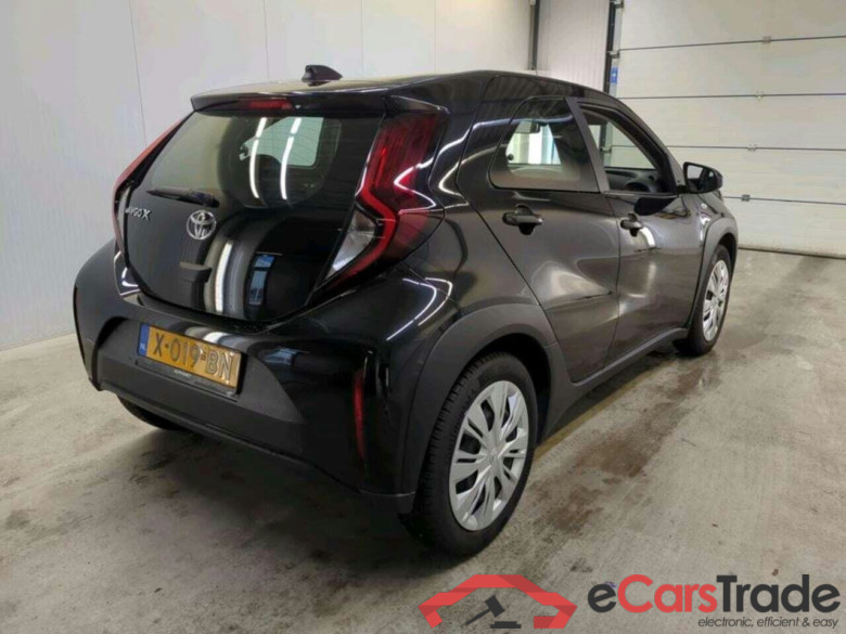 TOYOTA Aygo X 1.0 VVT-i MT Play #2