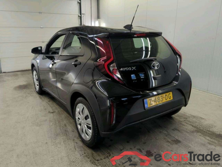 TOYOTA Aygo X 1.0 VVT-i MT Play #6