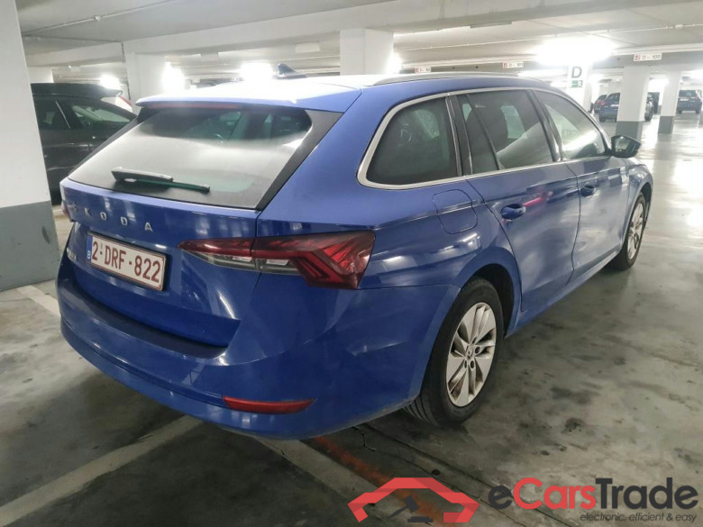 SKODA OCTAVIA COMBI 2.0 CRTDI 110KW DSG7 CLEVER #4