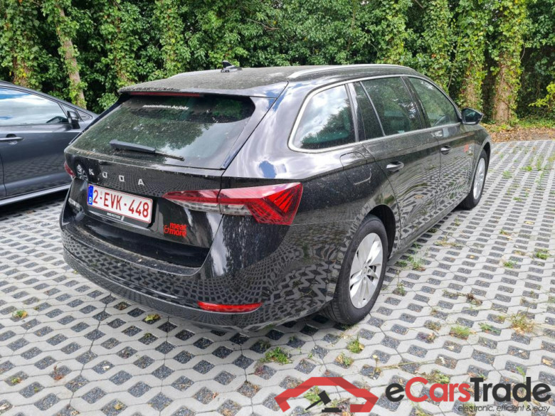 SKODA OCTAVIA COMBI 2.0 CRTDI 85KW CLEVER #4