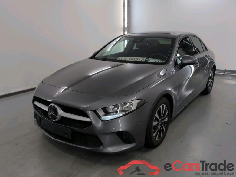 MERCEDES-BENZ A-CLASS LIMOUSINE 1.3 A 180 BUSINESS SOLUTION ESSENTIAL