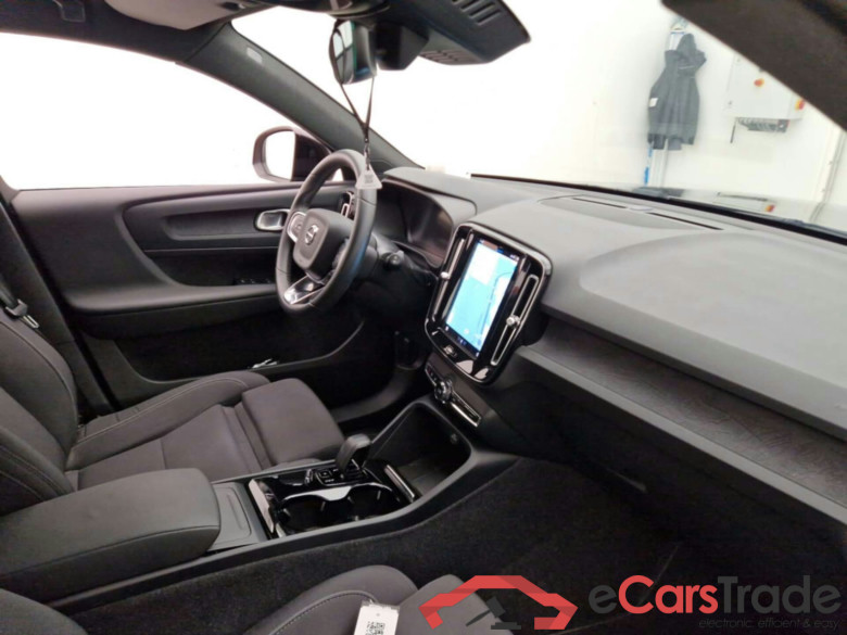 VOLVO XC40 RECHARGE CORE #3